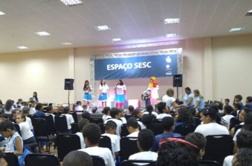Crianças do Lar São Domingos visitam Bienal do Livro