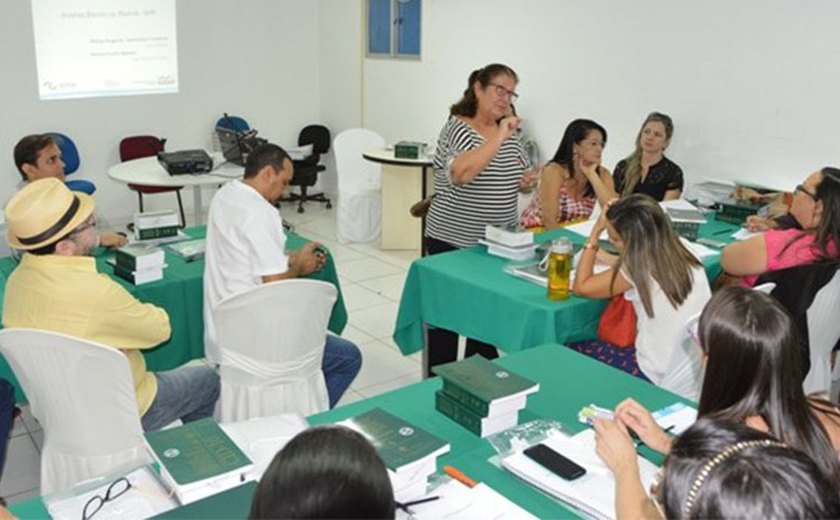 Sesau conhece projeto de cartilha para prevenir o câncer bucal em Alagoas