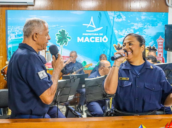 Banda de música da Guarda Civil Municipal se apresenta na Prefeitura de Maceió