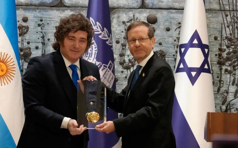 Em visita a Israel, Milei recebe medalha de honra e reafirma apoio ao governo Netanyahu