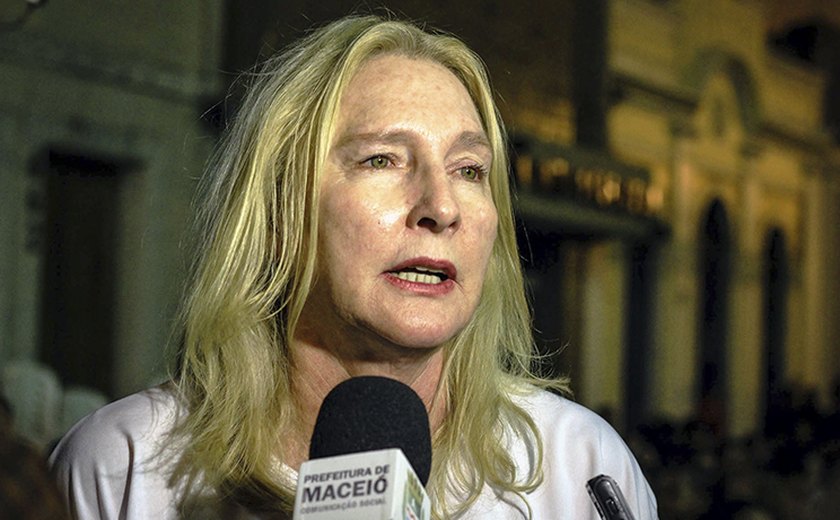 Katia Born anuncia saída do PSB e ingresso no PDT