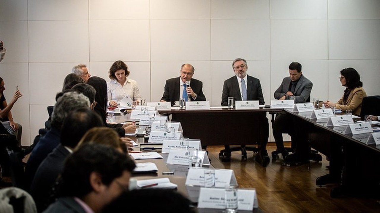 Conselho Nacional de Desenvolvimento Industrial define 7 missões para política industrial