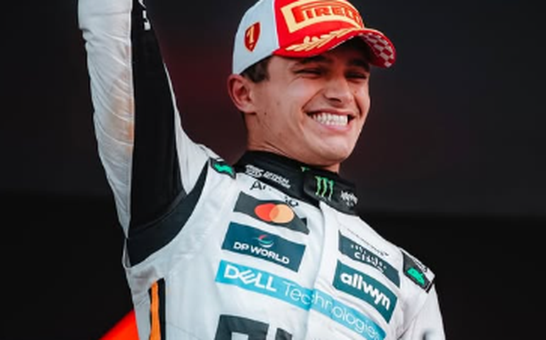 Norris festeja pole diante da mãe, belga, e prevê corrida acirrada: 'Briga boa com Piastri'