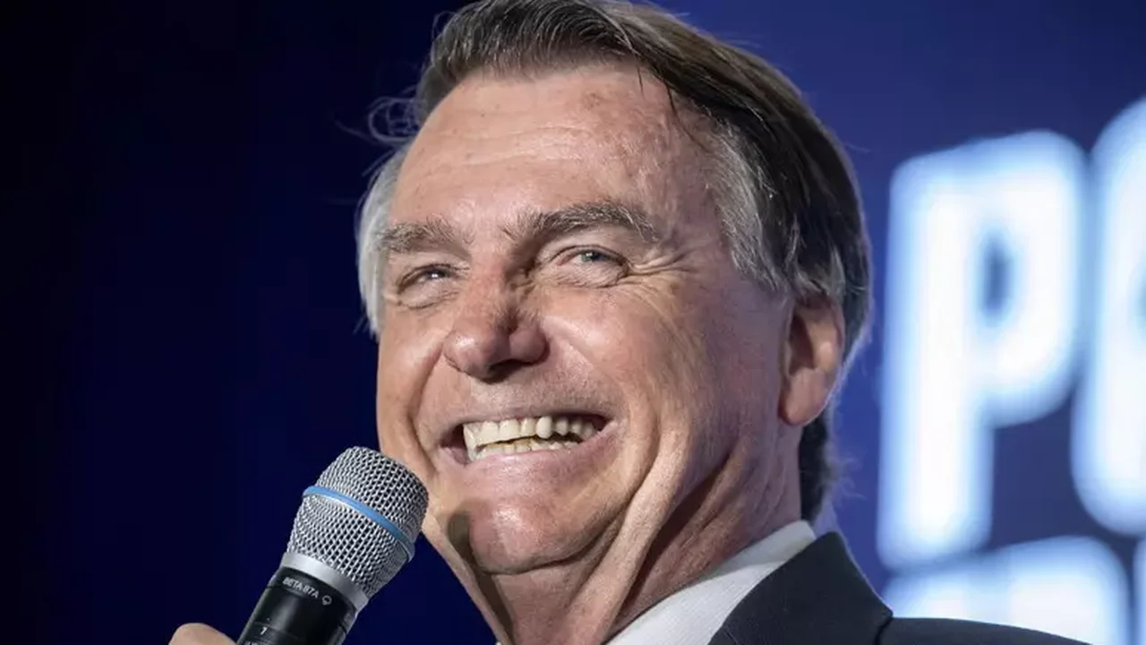 Líder do PL afirma que Jair Bolsonaro participará de eventual governo de Flávio