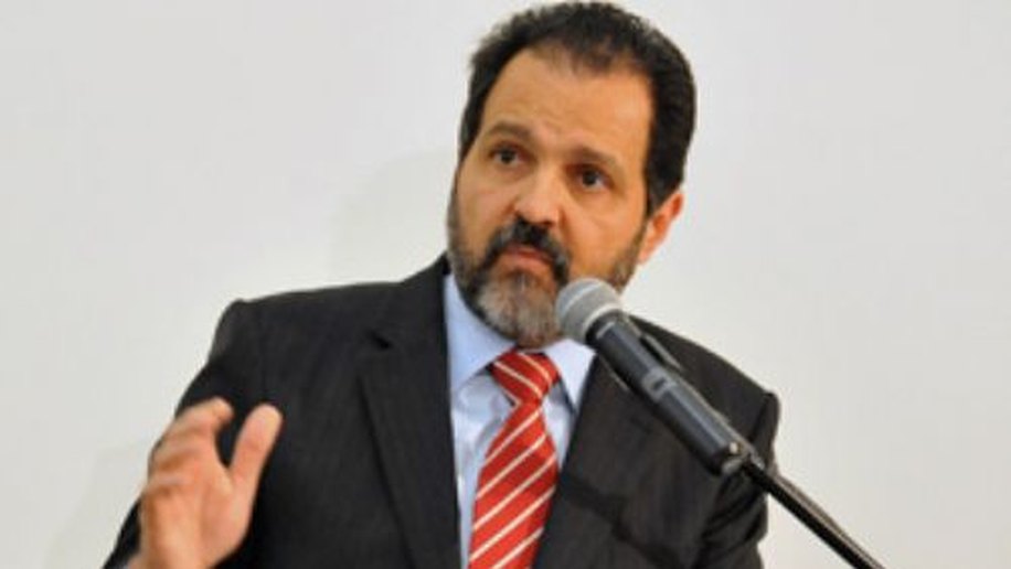 STJ mantém bloqueio parcial de bens do governador do DF
