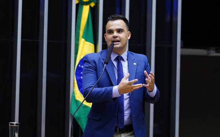 Comissão aprova projeto que autoriza porte de arma de fogo para conselheiros tutelares no mandato