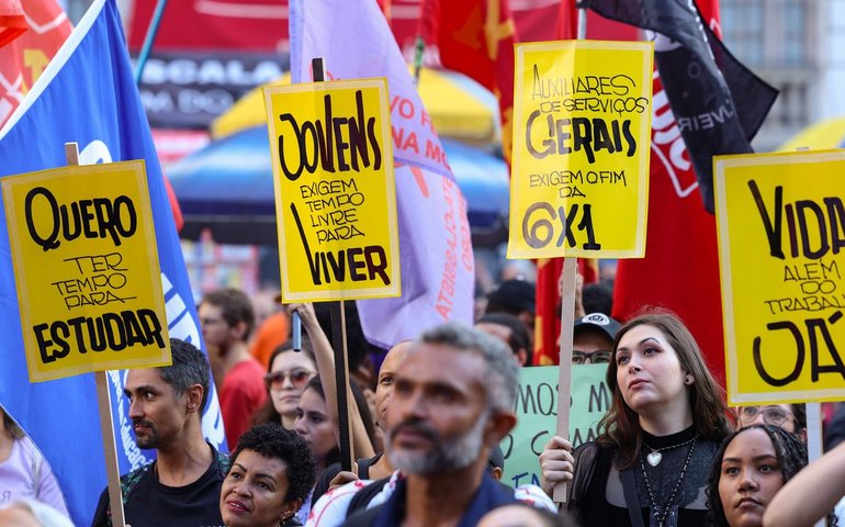 Acordo prevê regra de transição de 60 dias para fim da escala 6x1