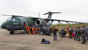 Cinco voos humanitários da FAB transportaram profissionais, equipamentos e mantimentos