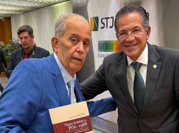 Celyrio Adamastor prestigia lançamento de livro em homenagem a Mauro Campbell