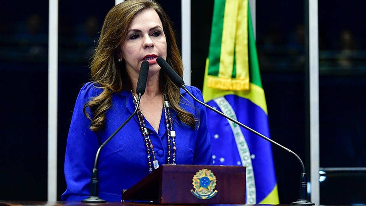 Inclusão no PNE da validação de diplomas obtidos no exterior vai à Comissão de Educação