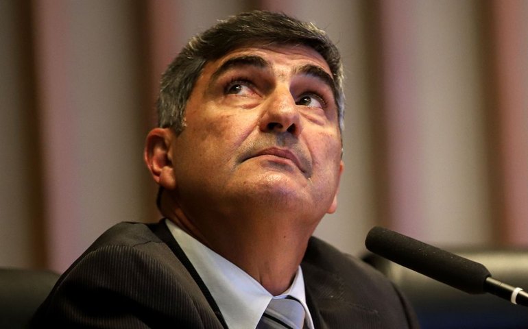 Ex-secretário do GSI diz que Gonçalves Dias reteve alertas de risco