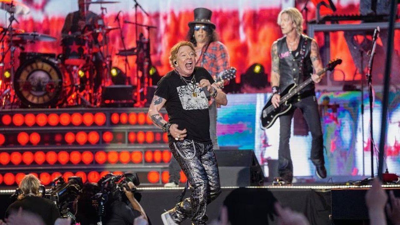 Axl Rose, do Guns N'Roses, recebe críticas após apresentação no Glastonbury Festival