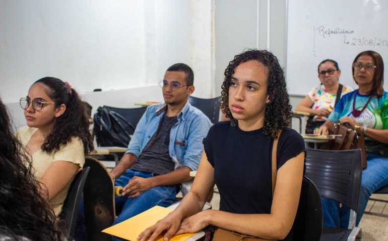 Orientação profissional encurta distância entre trabalhadores e empresas