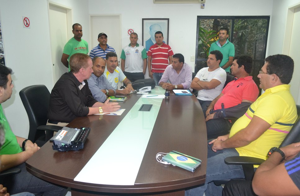 Reunião reuniu representantes da TV Atalaia e do Futsal Sergipano /  Fotos: Miza Tâmara