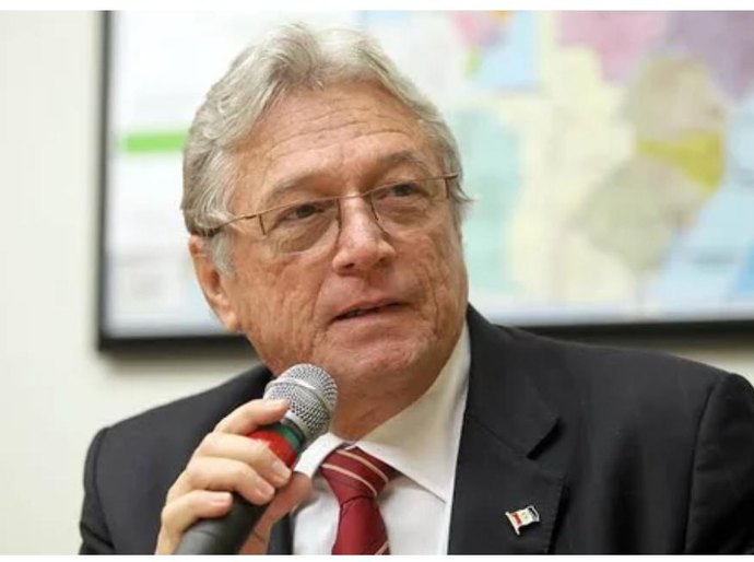 ALE homenageia Teotonio Vilela Filho com a Comenda Tavares Bastos