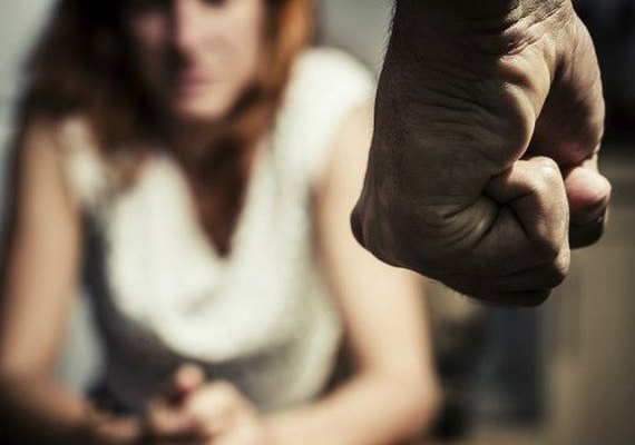 Senadora propõe afastar imediatamente de casa agressor de mulheres