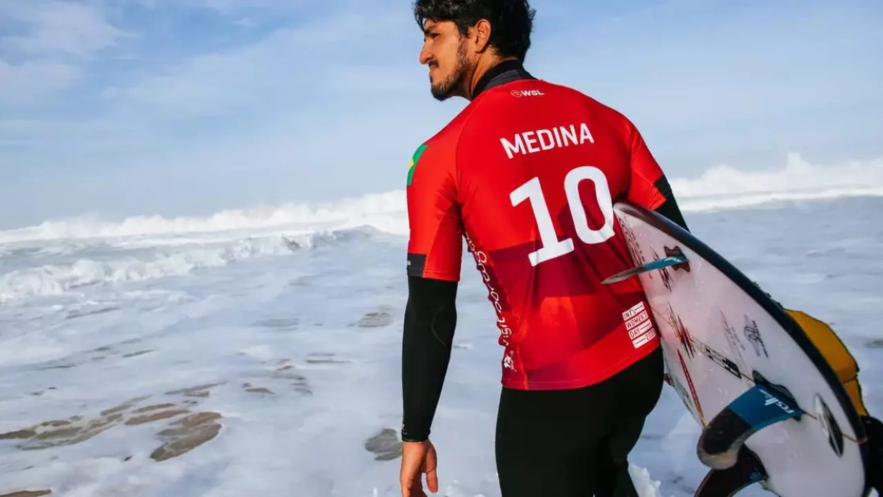 Medina perde final de Teahupoo para Robinson, está fora do Finals e Chumbinho vai à Olimpíada