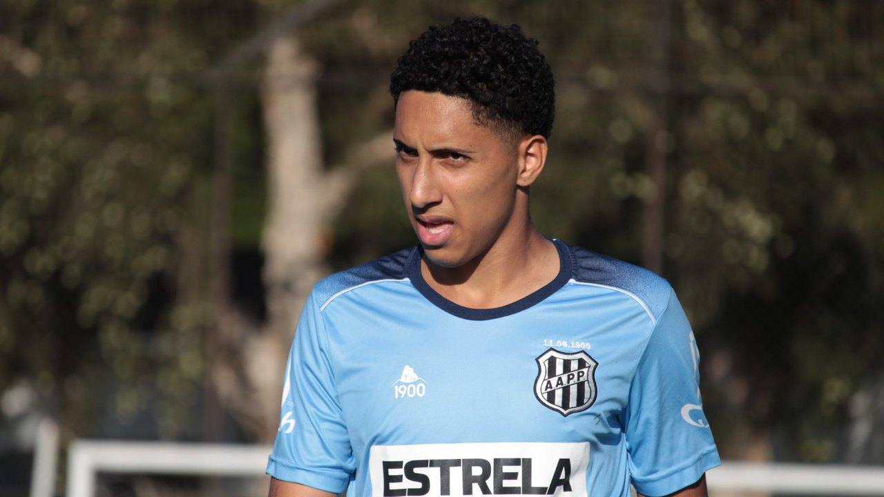 Ponte Preta negocia e volante Felipinho deve se transferir para o Athletico-PR