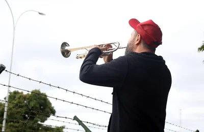 Manifestantes favoráveis e contrários a Bolsonaro fazem atos na PF
