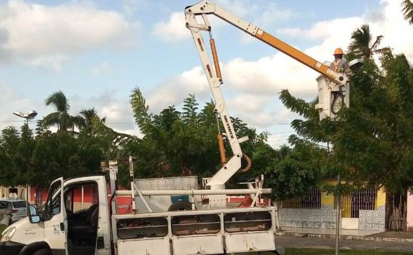 Superintendência de Iluminação Pública de Penedo faz 2.651 serviços em menos de 5 meses