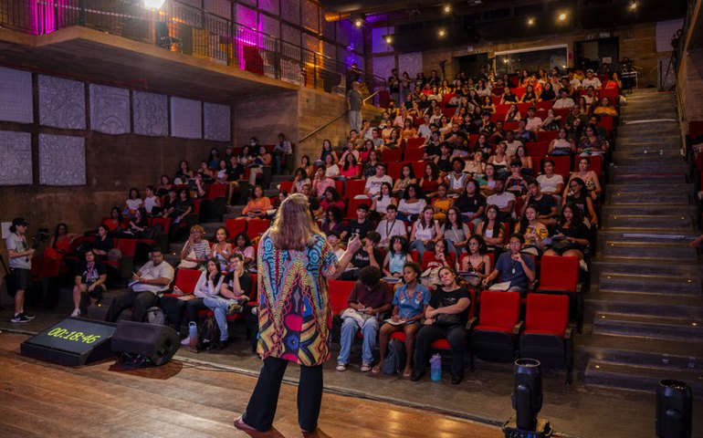 Superaula do REC’n’Play 2025 traz 23 professores em revisão para Enem e SSA
