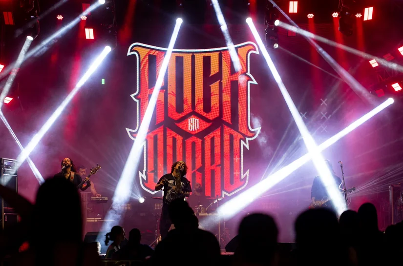 Rock em Dobro apresenta repertório animador na abertura da programação musical da Feira dos Municípios