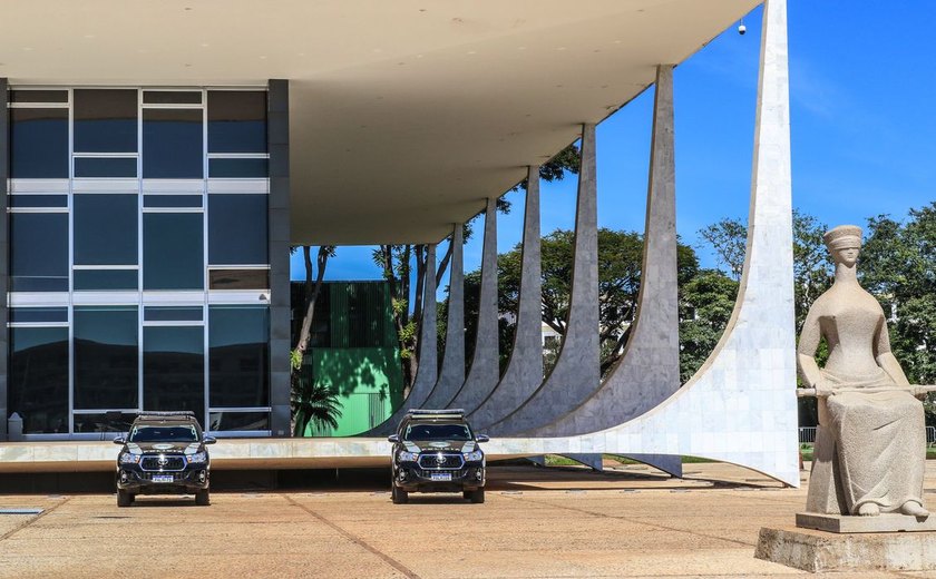 STF arquiva acusação contra trio que hostilizou Moraes em aeroporto