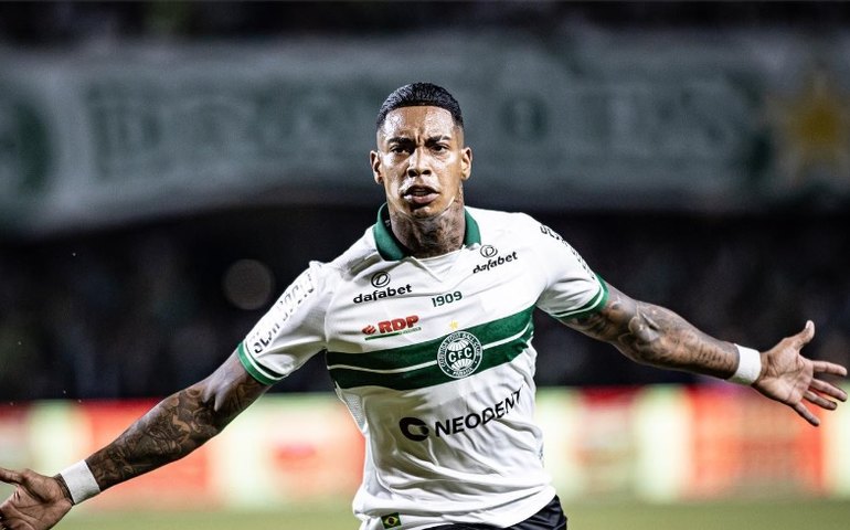 Justiça aceita denúncia do MP e torna réus Alef Manga e mais 6 jogadores em esquema de apostas