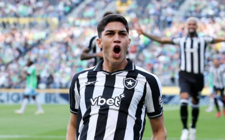 Nottingham Forest oficializa a contratação do zagueiro Jair Cunha, ex-Botafogo