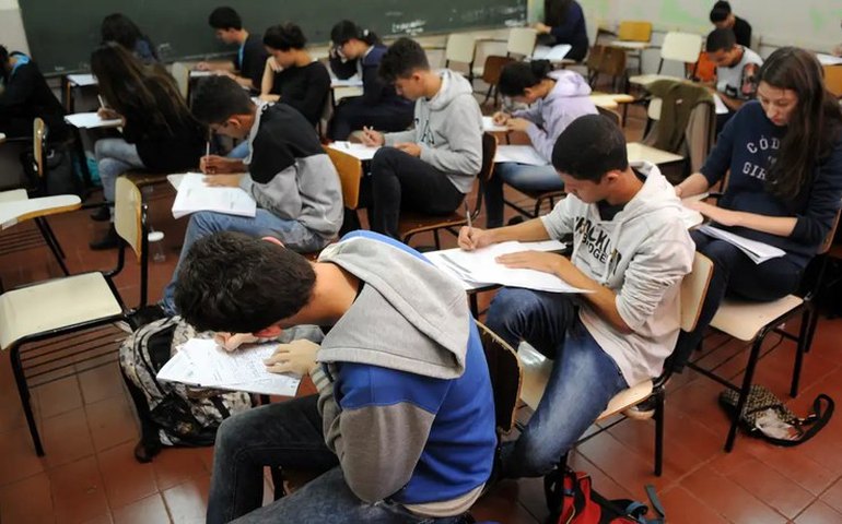 Pé de Meia: Jovens podem consultar pagamento no app Jornada do Estudante a partir desta quarta-feira