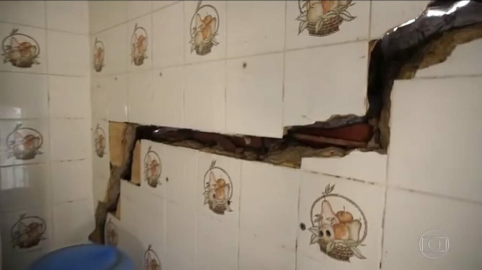 Rachaduras de imóveis preocupam moradores em Maceió