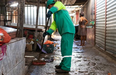 Município retira 36 toneladas de lixo do Mercado e Feirinha do Tabuleiro
