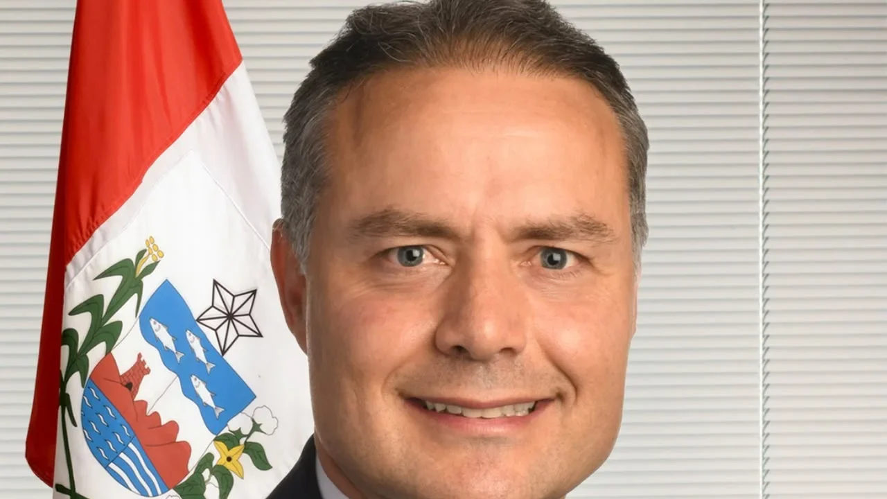 Senador Renan Filho é agraciado com o troféu Dom Helder Câmara