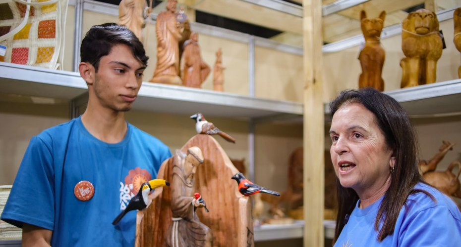 Deputada Fátima Canuto prestigia artesãos alagoanos na Fenearte, maior feira de artesanato da América Latina