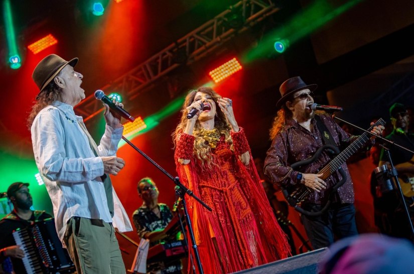 Show 'Grande Encontro' emociona público durante Verão Massayó