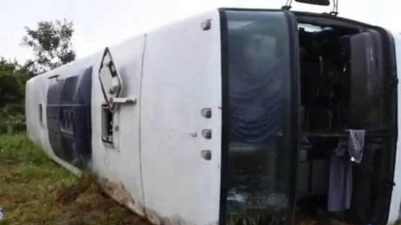 Acidente com ônibus que transportava torcedores do Corinthians gera onda de solidariedade entre clubes do país