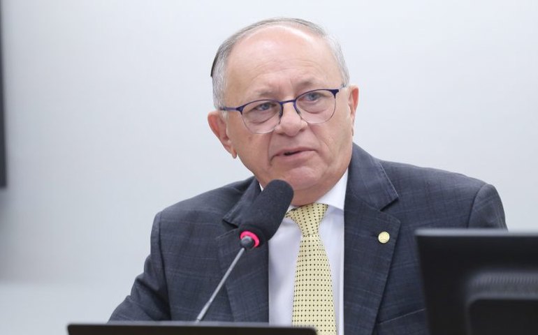 Benes Leocádio assume a presidência da Comissão de Educação