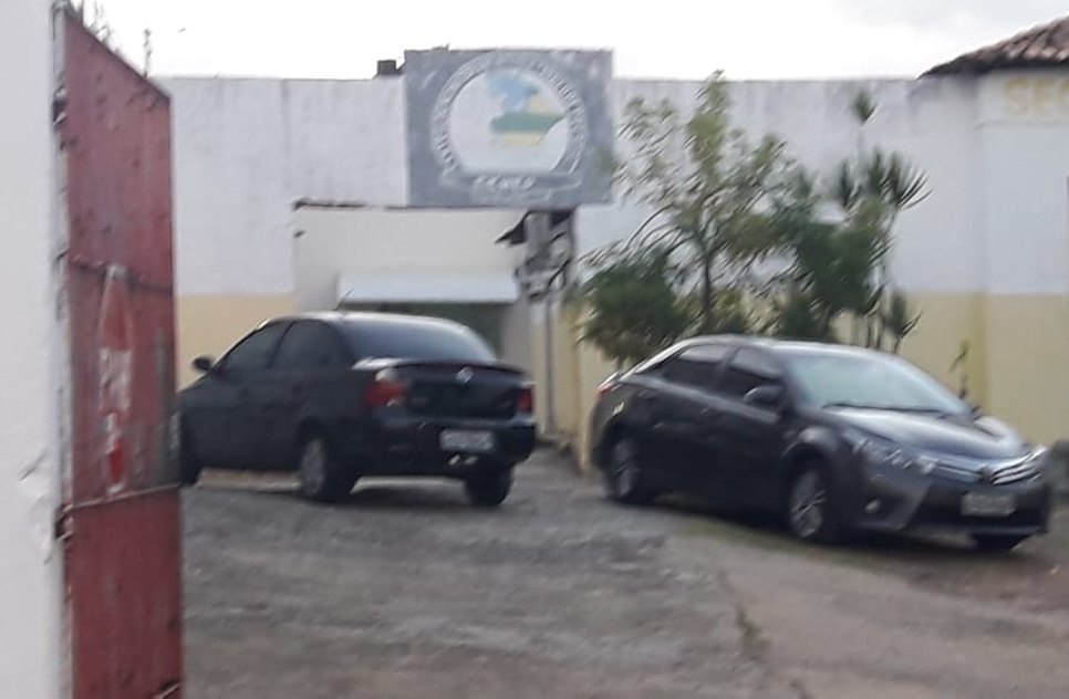 George Magalhães coloca tornozeleira