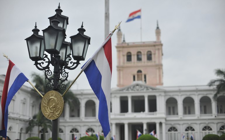 Funcionário paraguaio é destituído por assinar convênio com país que não existe