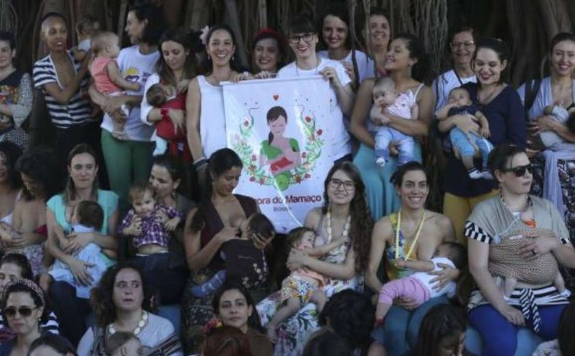 Mulheres brasileiras têm filhos mais tarde, afirma IBGE