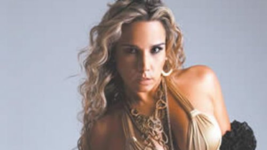 Funkeira diz que vídeo pornográfico com ela é montagem