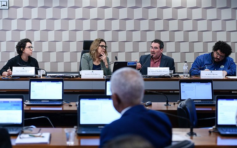 Especialistas defendem participação social em regulação do mercado de carbono