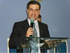 Culto especial na Santa Lúcia recebe missionário paulista