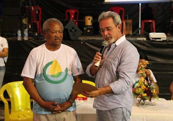 Pescador é homenageado por iniciativa em defesa do Rio São Francisco em Penedo