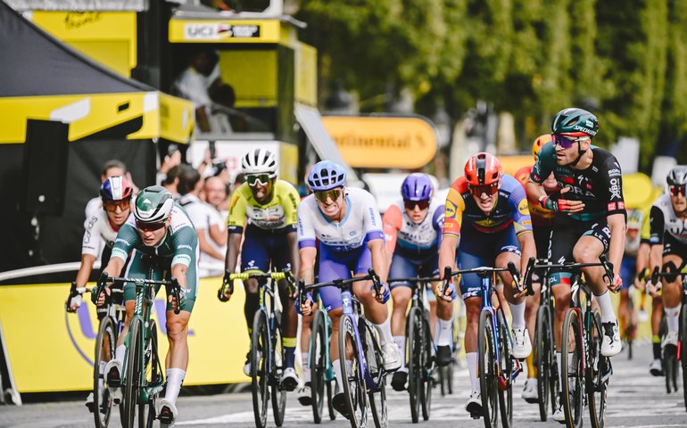 Dinamarquês Jonas Vingegaard conquista o bicampeonato da Volta da França