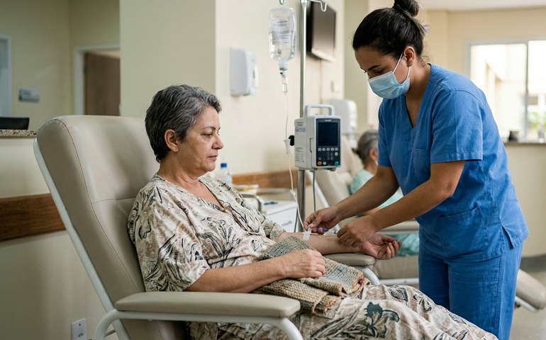 Lei garante acesso à imunoterapia para pacientes com câncer no SUS