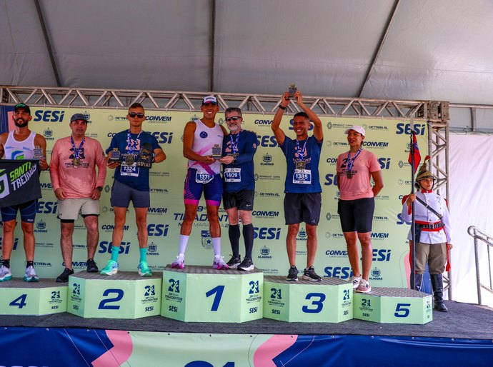 Meia Maratona e 39ª Corrida Tiradentes da PMAL reúne cerca de 2.500 atletas em Maceió