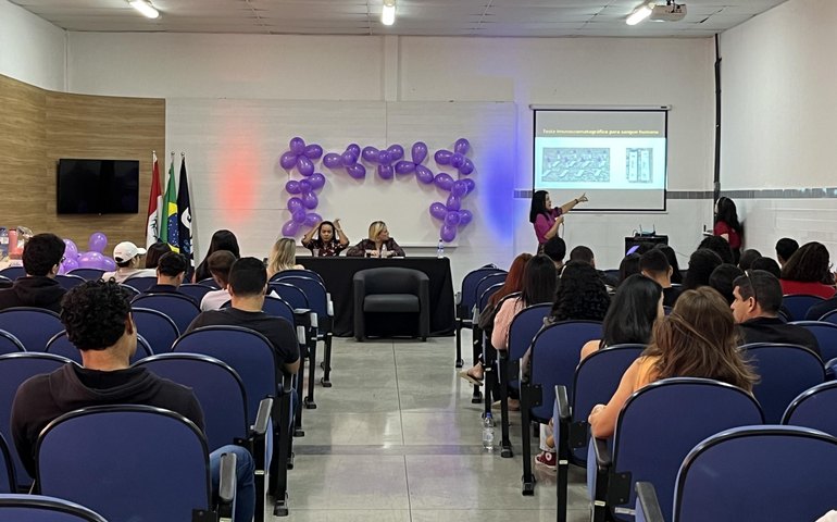 Universitários conhecem serviços da Polícia Científica no atendimento a mulheres vítimas de violência