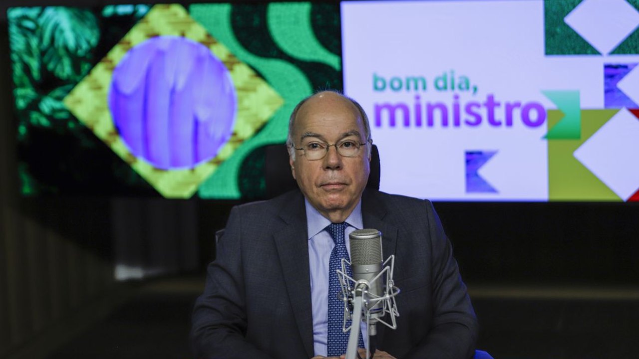 Governo dará apoio a brasileiros por passagem de furacão na Flórida