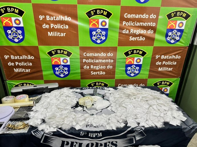PM descobre drogas enterradas no Sertão e apreende arma de fogo em Porto Real do Colégio